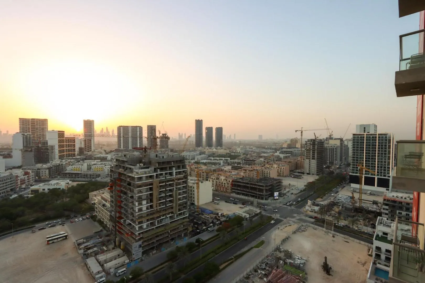 Livbnb - 1B With Sunset View Near Community Circle Park Jvc Dubai 0*,  United Arab Emirates