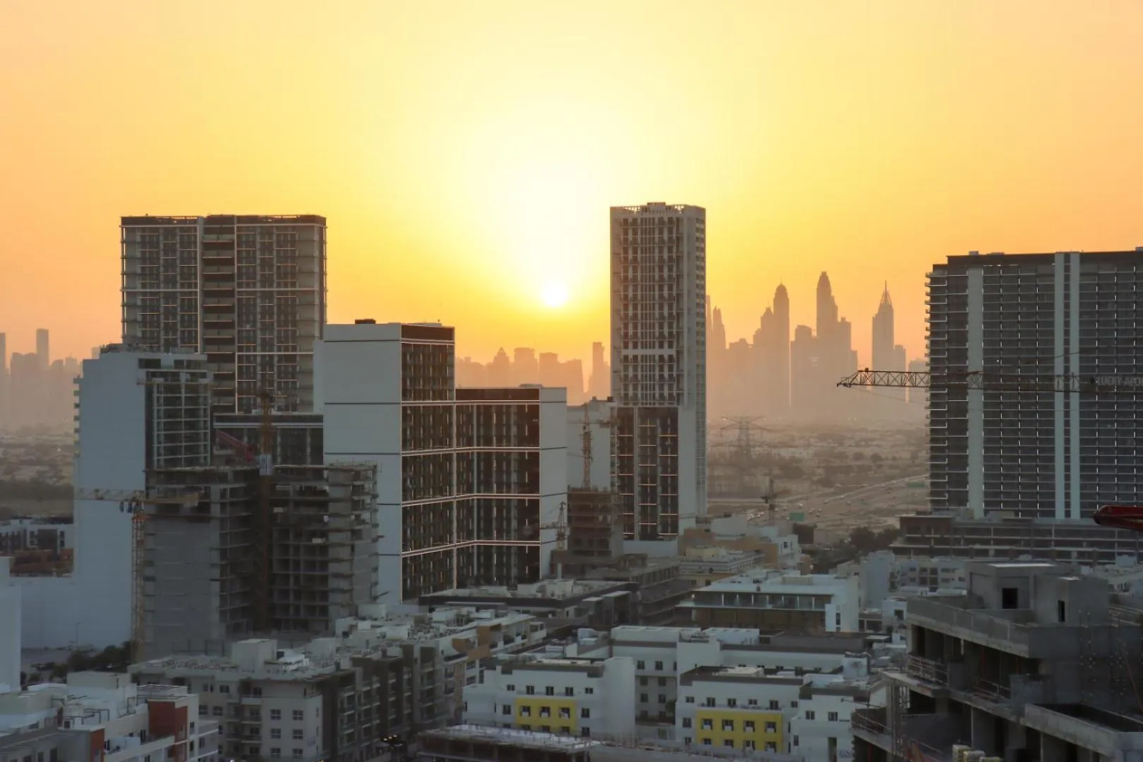 Livbnb - 1B With Sunset View Near Community Circle Park Jvc Dubai 0*,  United Arab Emirates